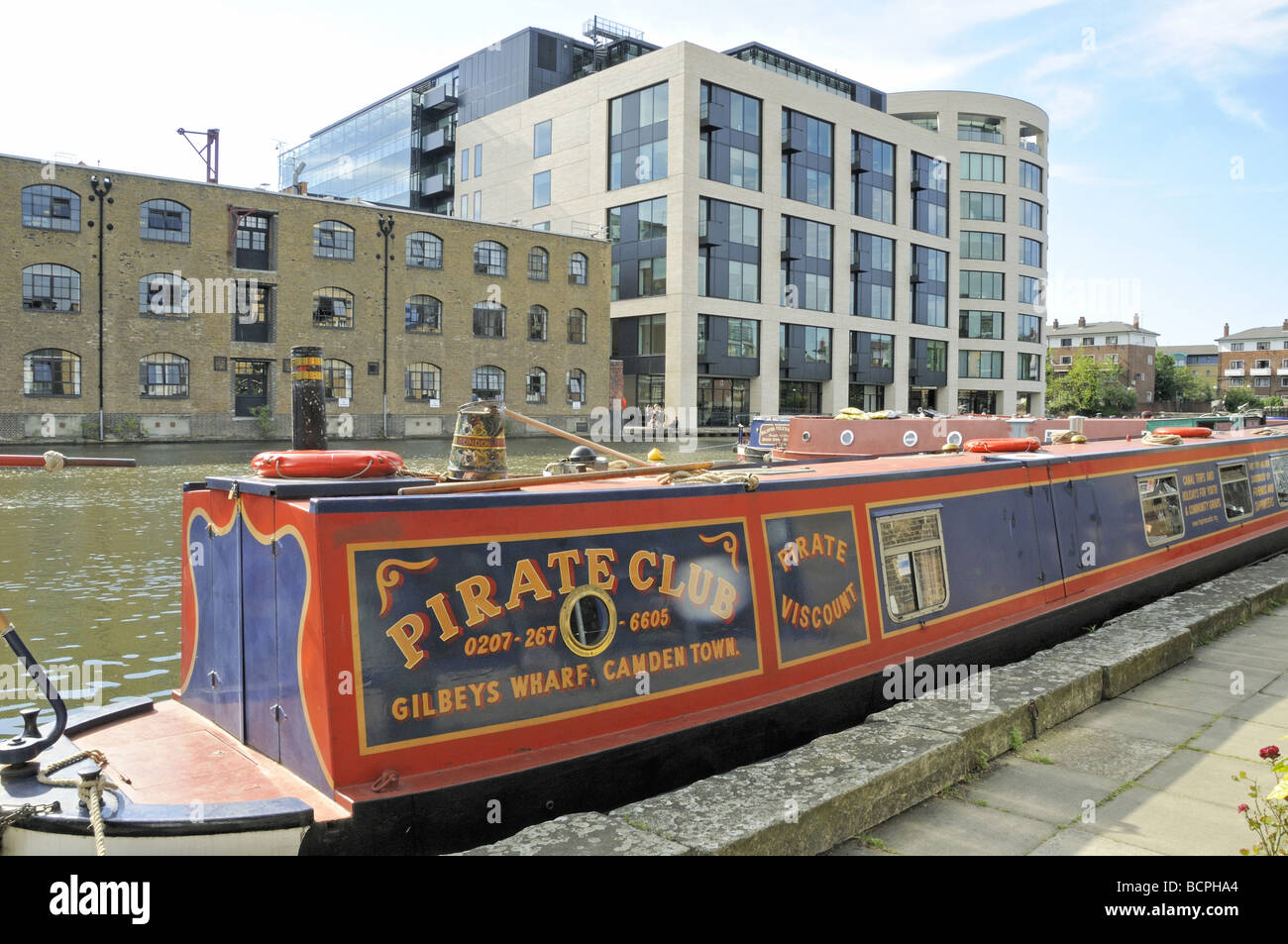 Bateau étroit Bassin Battlebridge Regent s Canal Islington Londres Angleterre Royaume-uni Banque D'Images