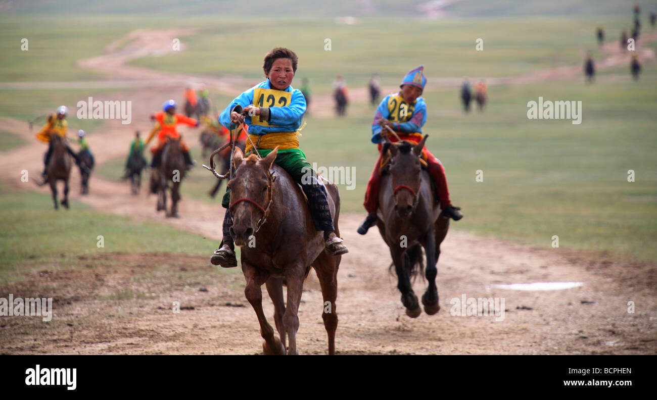 Les courses de chevaux au festival Naadam, Ulaanbaatar, Mongolie Banque D'Images