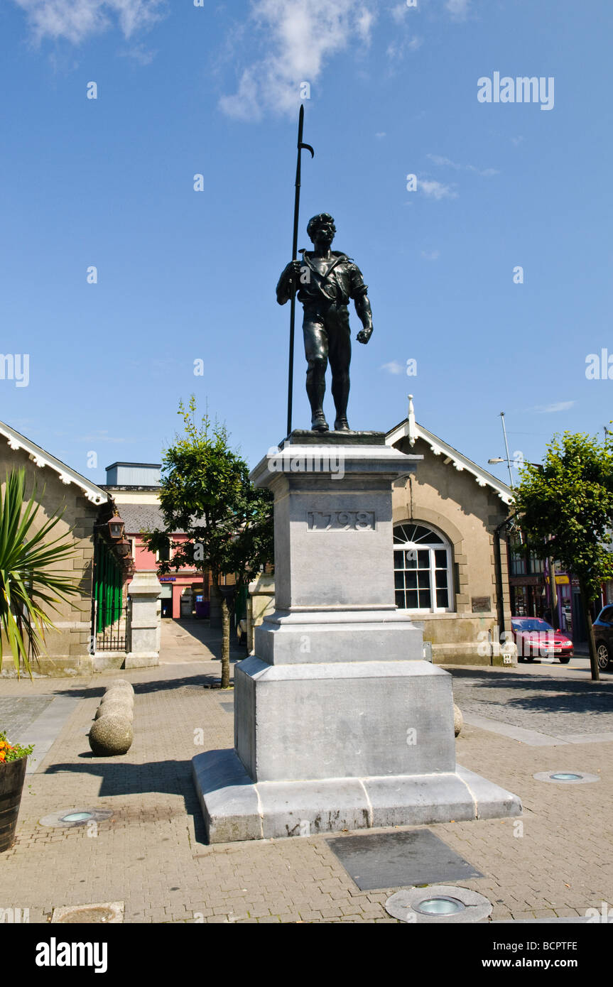 Statue d'un Wexford Pikeman, commémorant le soulèvement de la rébellion irlandaise de 1798, la ville de Wexford. Banque D'Images