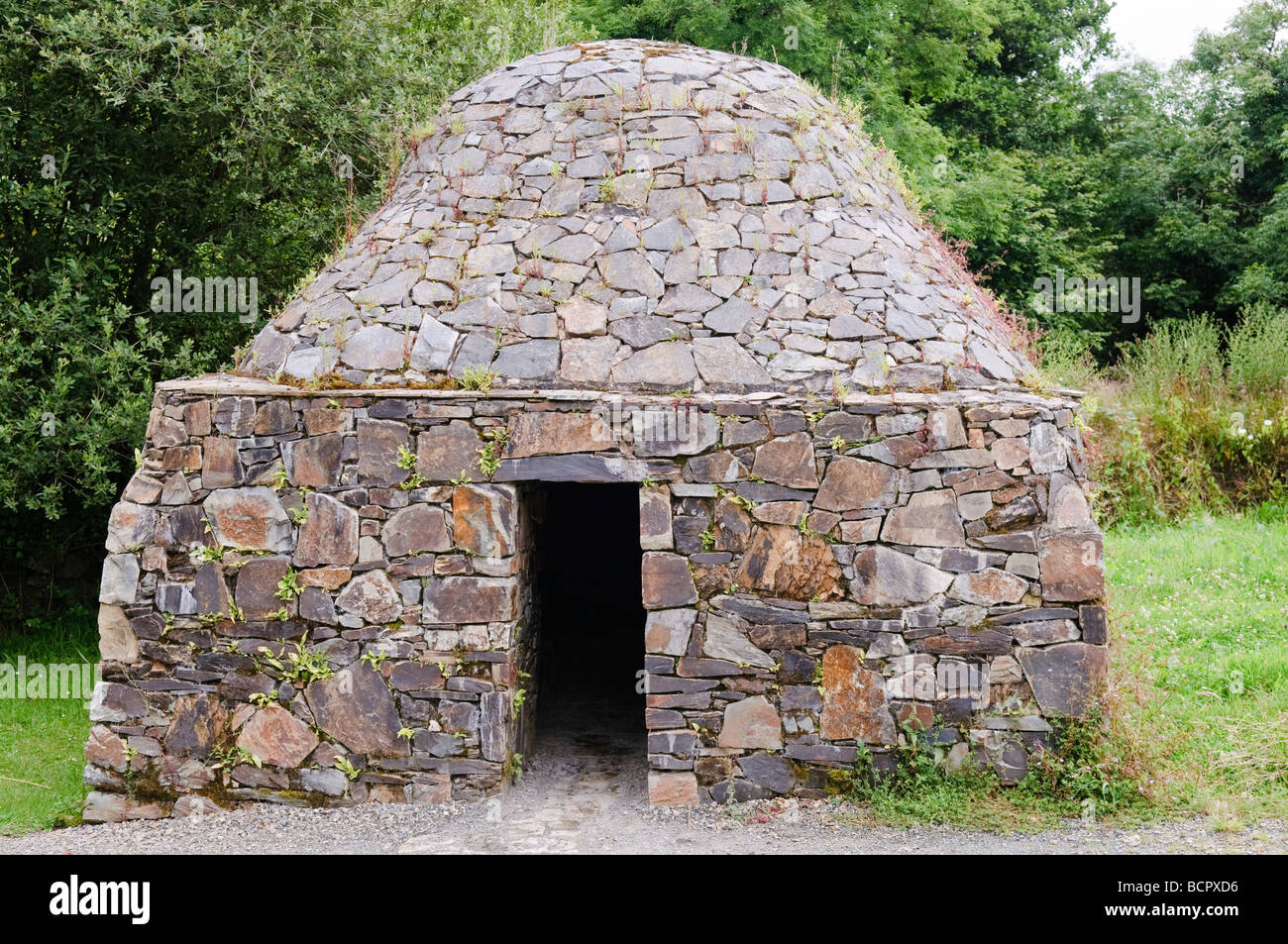 Maison en pierre dans un village monastique de l'Irish National Heritage Park, comté de Wexford Banque D'Images