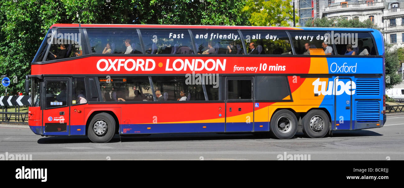 Les compagnies de bus Stagecoach Oxford à Londres express service tube with WiFi internet signal reçu à bord Banque D'Images
