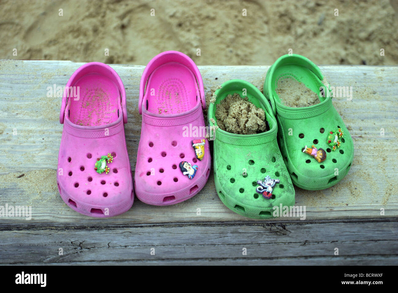 Chaussures crocs enfant Banque de photographies et d images