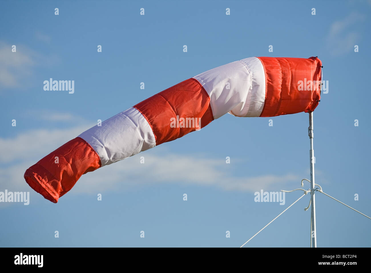 Drapeau De Direction Du Vent Banque De Photographies Et D'images à