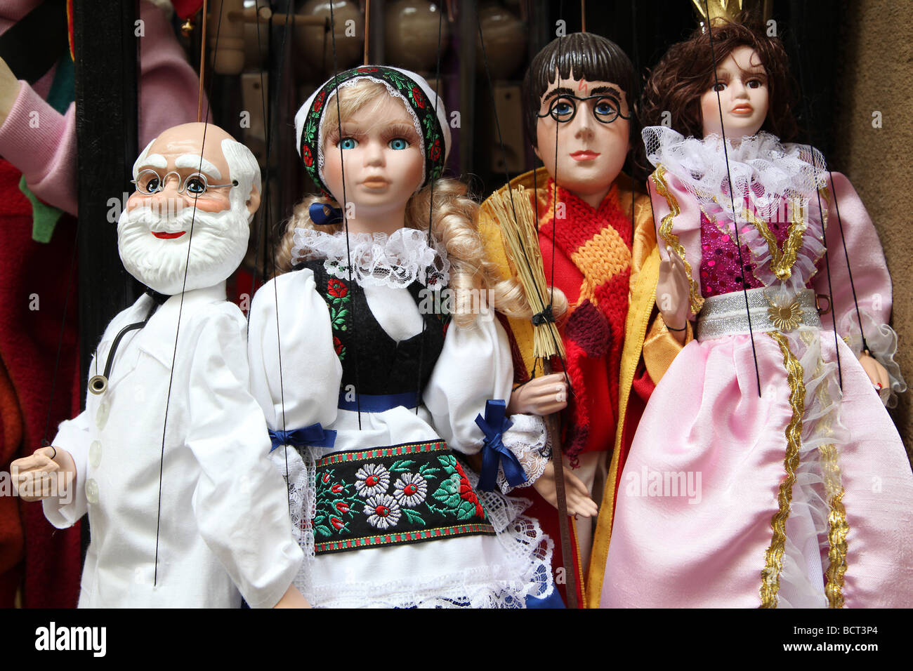 Marionnettes en vente dans une boutique à Prague dont Harry Potter Photo  Stock - Alamy