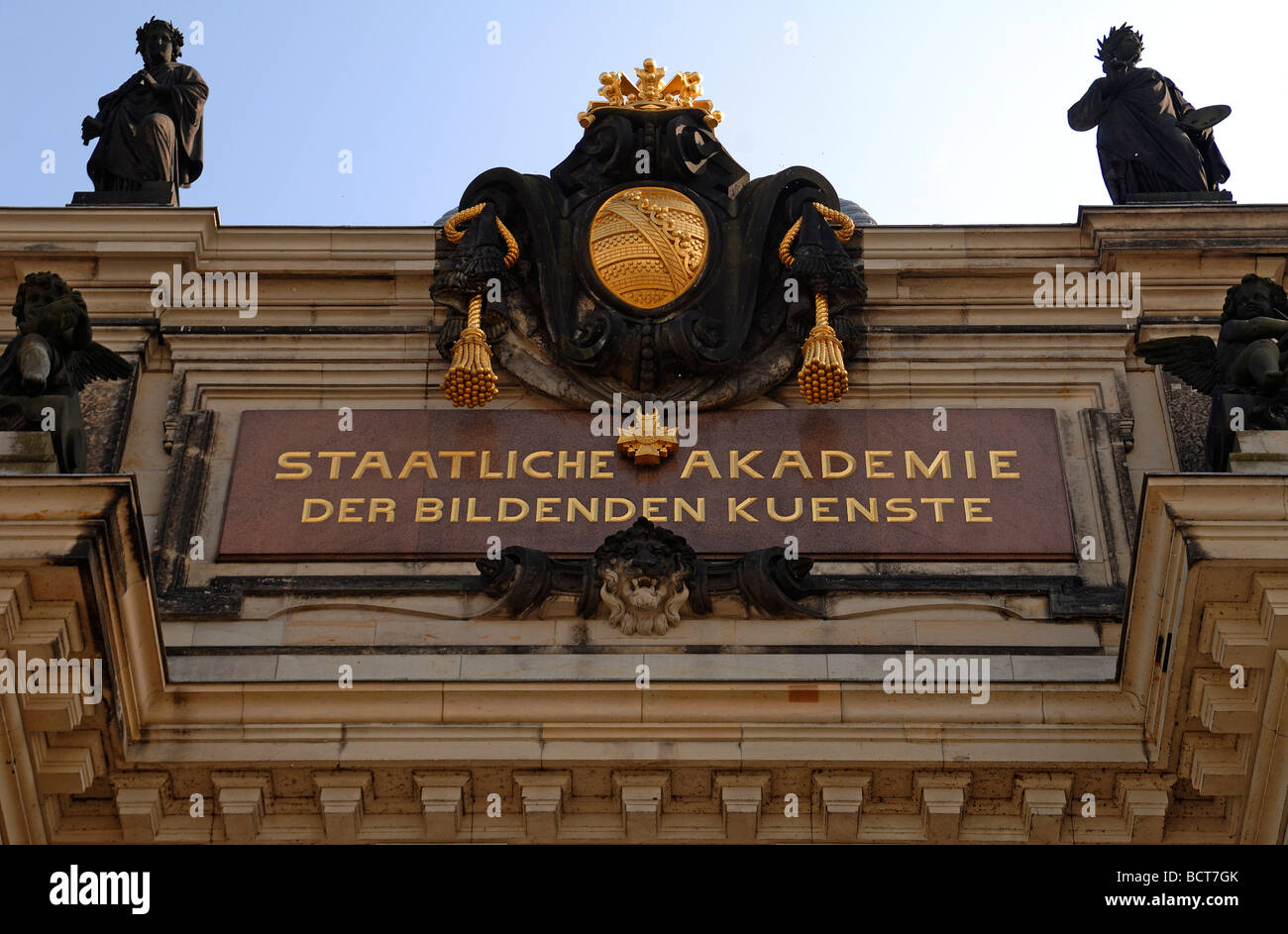 Facade avant de la Staatliche Akademie der Bildenden Kuenste, State Academy of Fine Arts, Dresde, Saxe, Allemagne, Europe Banque D'Images