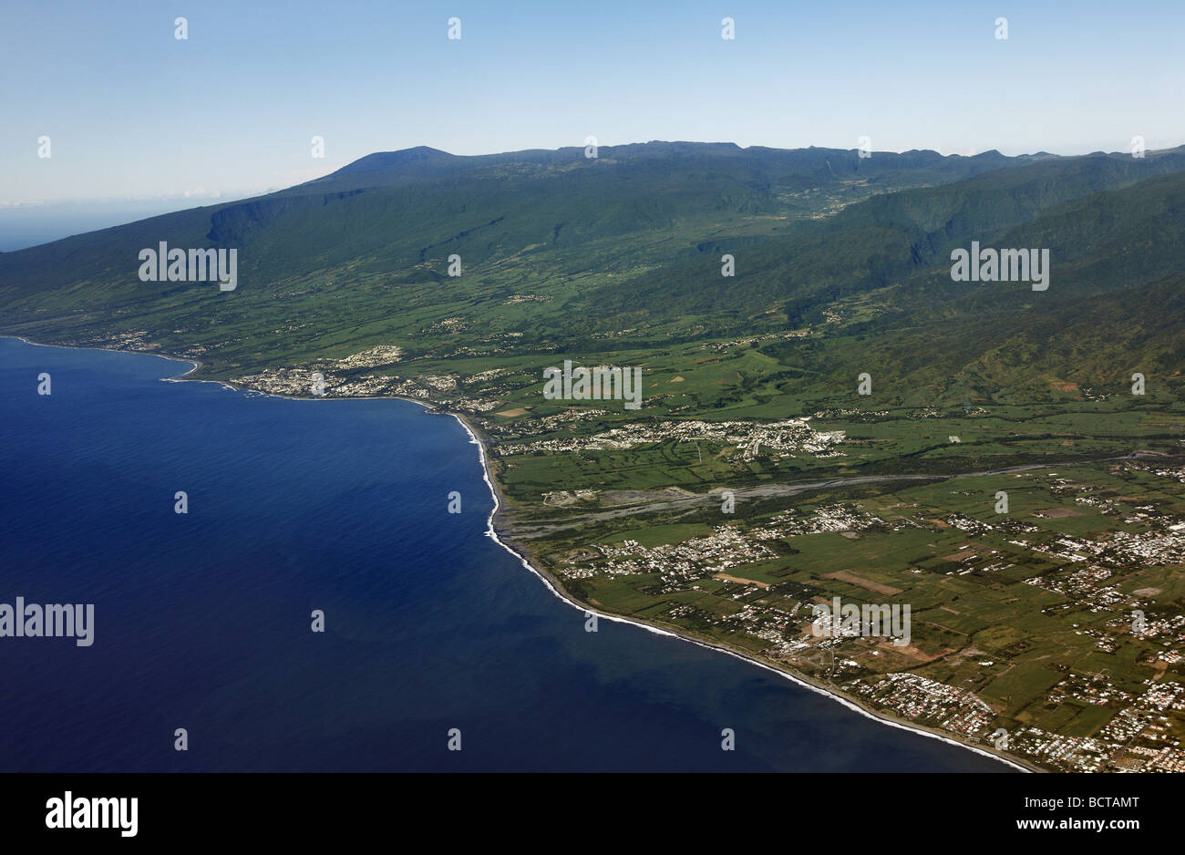 Vue Aerienne De L Ile De La Reunion Photo Stock Alamy Vue Aerienne De L Ile De La Reunion Photo Stock Alamy