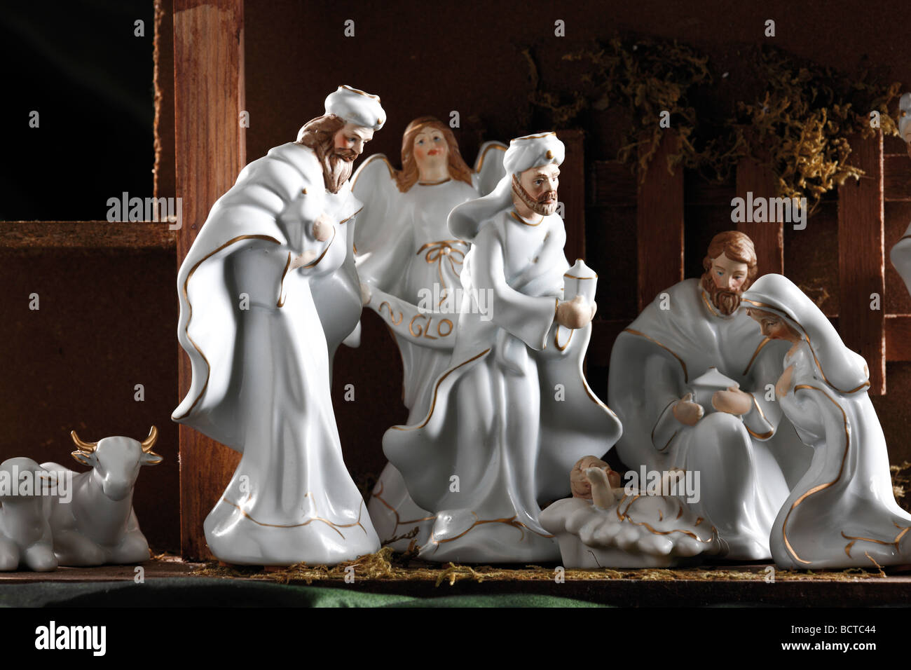 Crèche De Noël 8 Pièces En Résine Blanche - Figurines Modernes Nativité, Décoration Table Religieuse