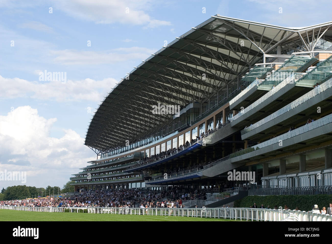 Au Ascot Racecouse Tribune Banque D'Images