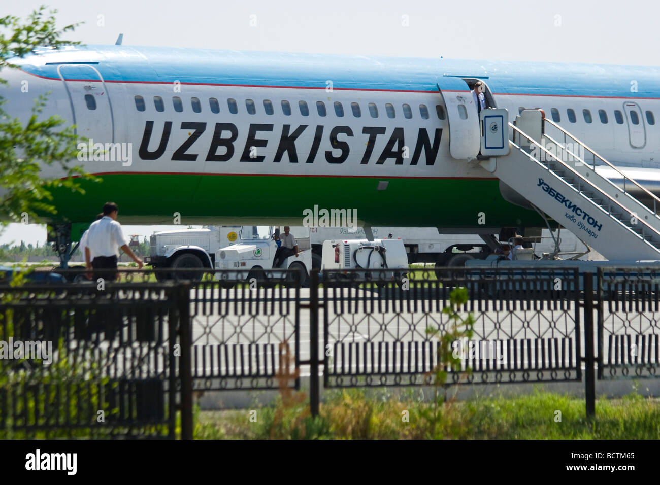 L'ouzbek Airlines à l'aéroport d'Ourguentch Ouzbékistan Banque D'Images