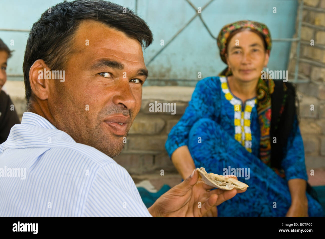 Les Turkmènes l'homme et la femme à Mary au Turkménistan Banque D'Images