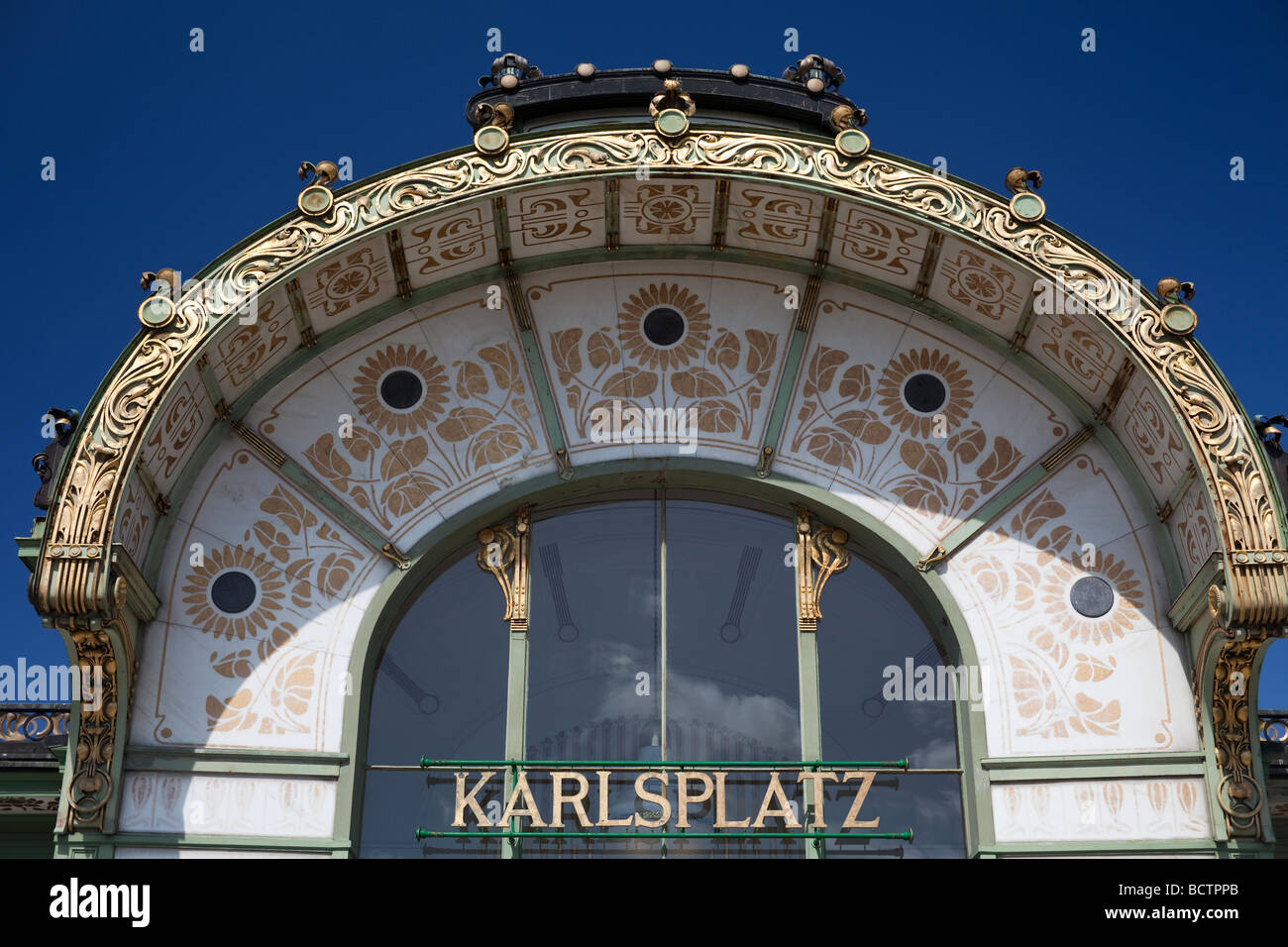 Détail de la décoration, pavillon, Karlsplatz Stadtbahn, Vienne, Autriche Banque D'Images