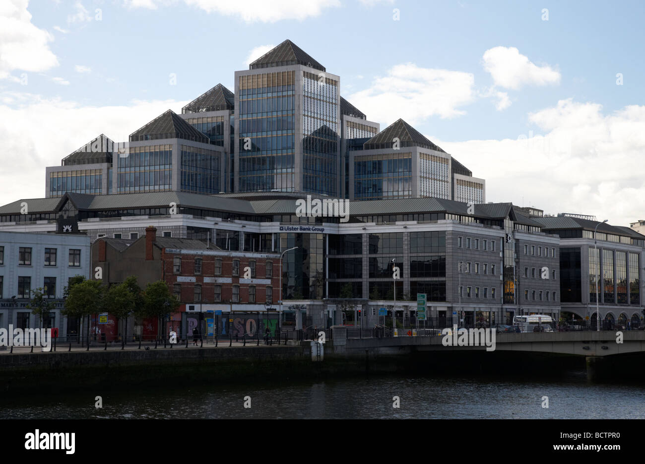 Ulster Bank Group siège sur georges quay dans le centre-ville de Dublin République d'Irlande Banque D'Images