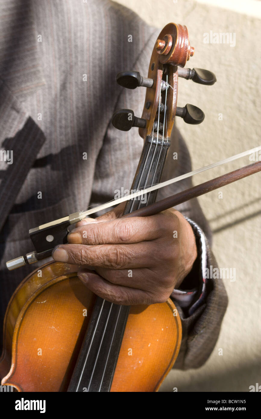 vieux violon main Banque D'Images