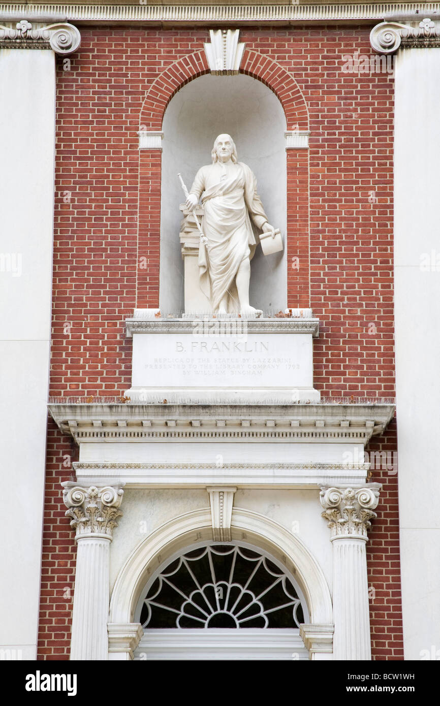 Statue de Benjamin Franklin, l'Ancien hôtel de ville, l'Independence National Historical Park, Vieille Ville, Philadelphie, Pennsylvanie, USA Banque D'Images