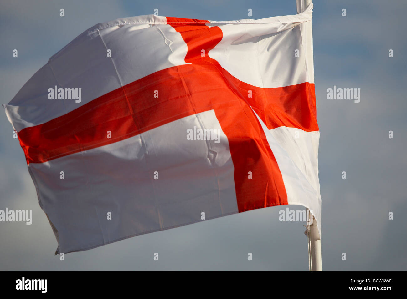Drapeau anglais George Cross au vent Banque D'Images