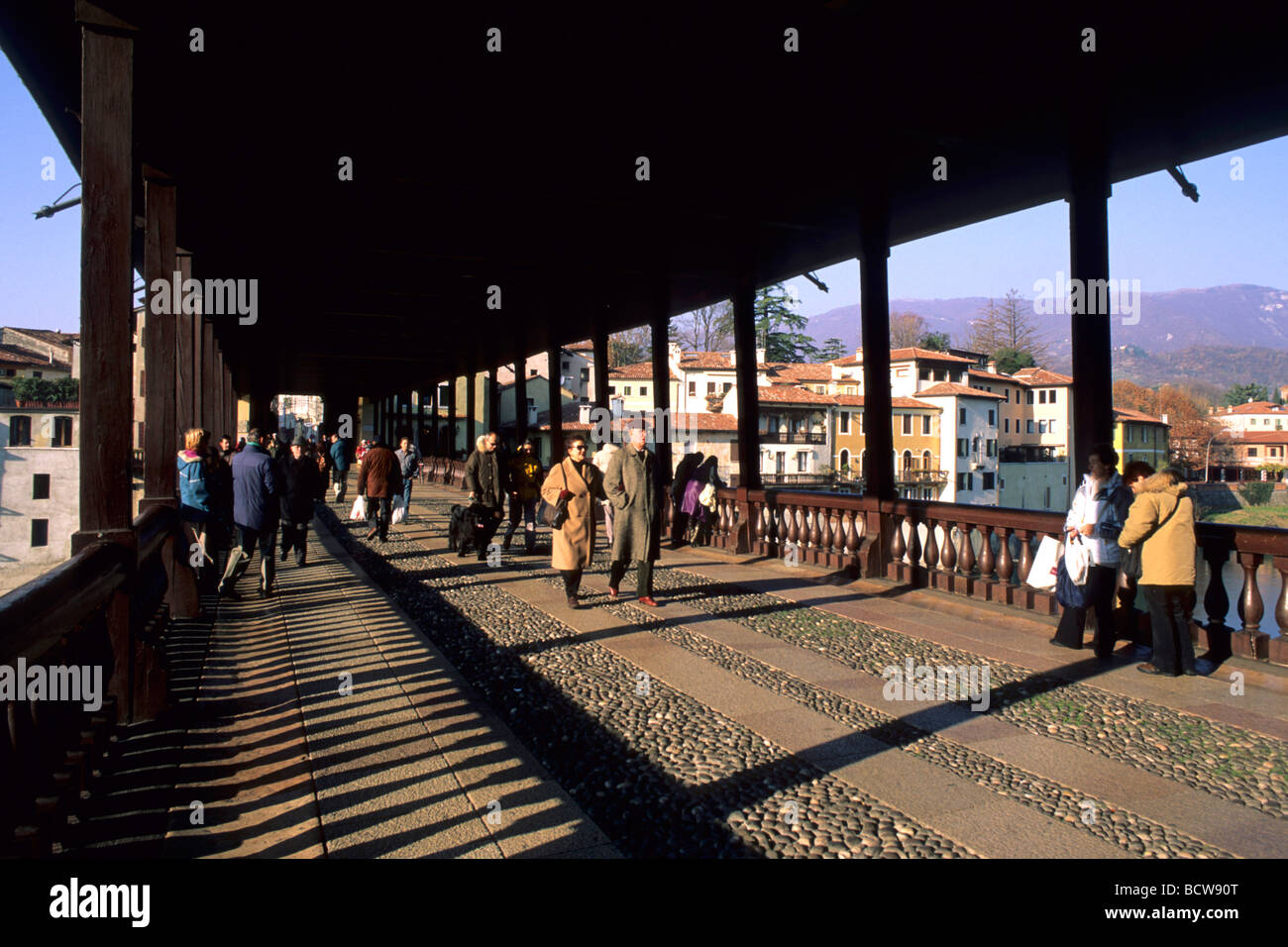 Bassano del Grappa Le Pont de la troupes alpines italiennes sur la rivière Brenta Banque D'Images