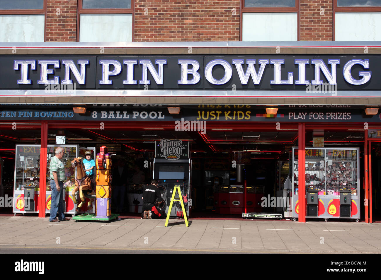 Un bowling à une station de vacances. Banque D'Images