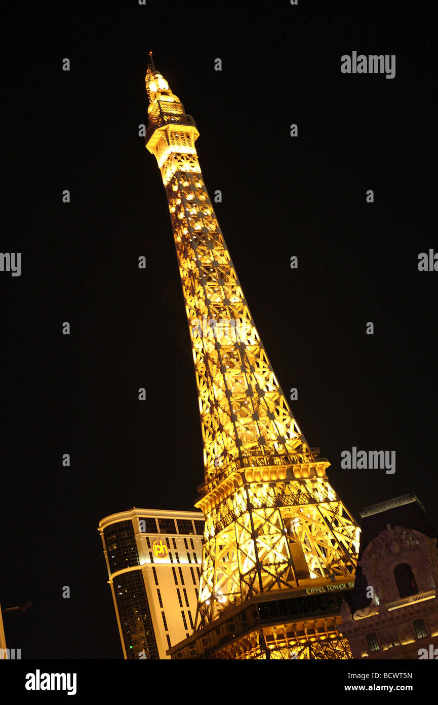 Restaurant Tour Eiffel à Las Vegas NEVADA USA nuit Banque D'Images