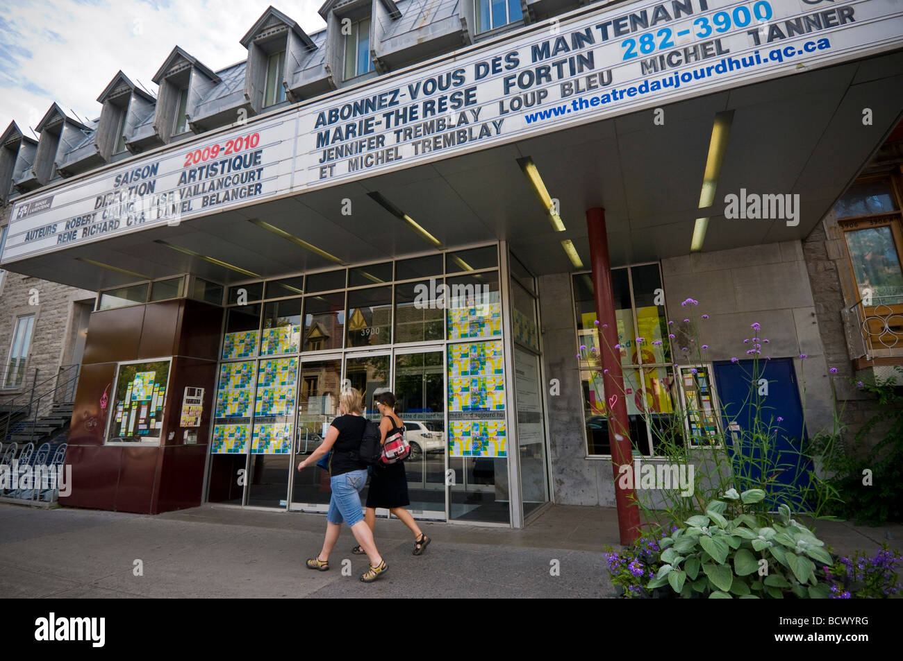 Montreal street art rue saint denis Banque de photographies et d’images