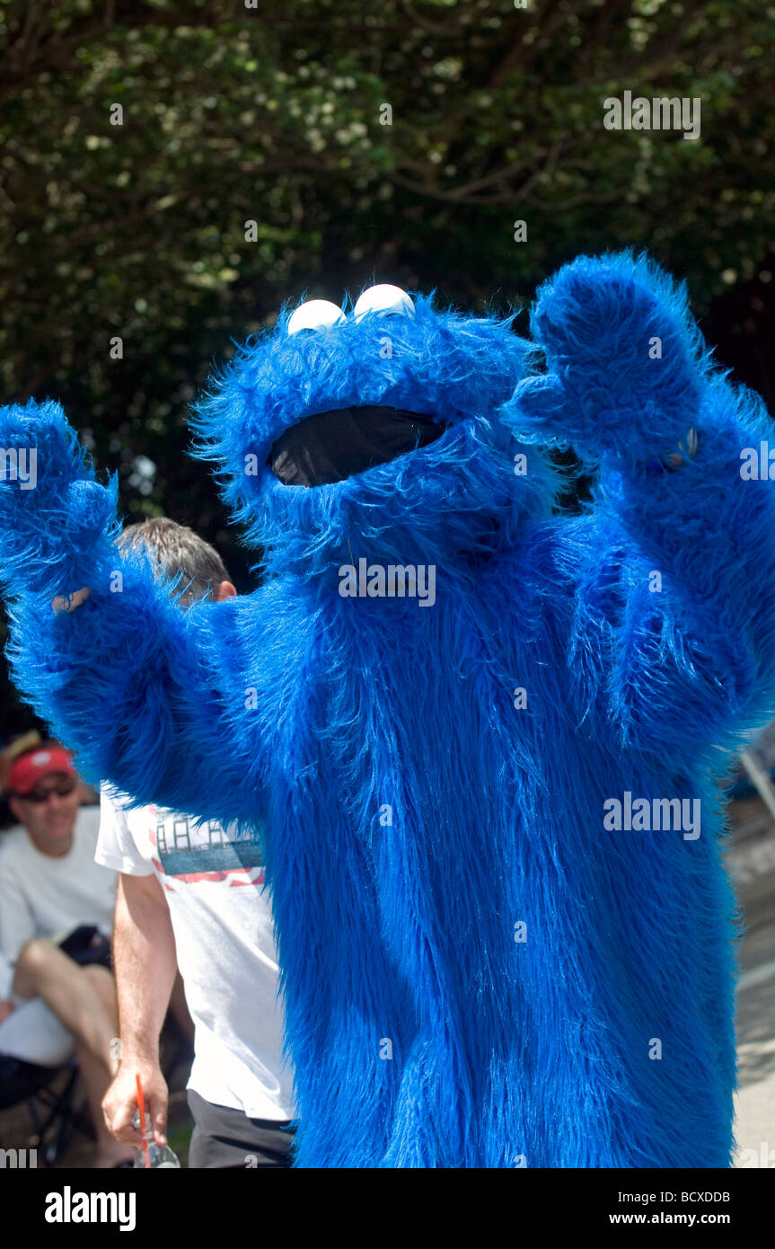 Cookie Monster à partir de ses.ame street à Bristol Rhode Island défilé du 4 juillet Banque D'Images