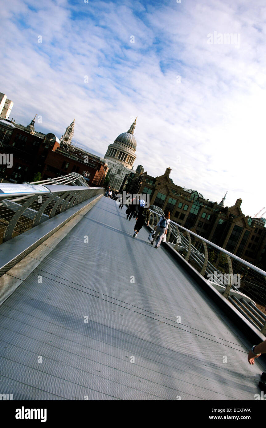 Millennium Bridge Londres Banque D'Images