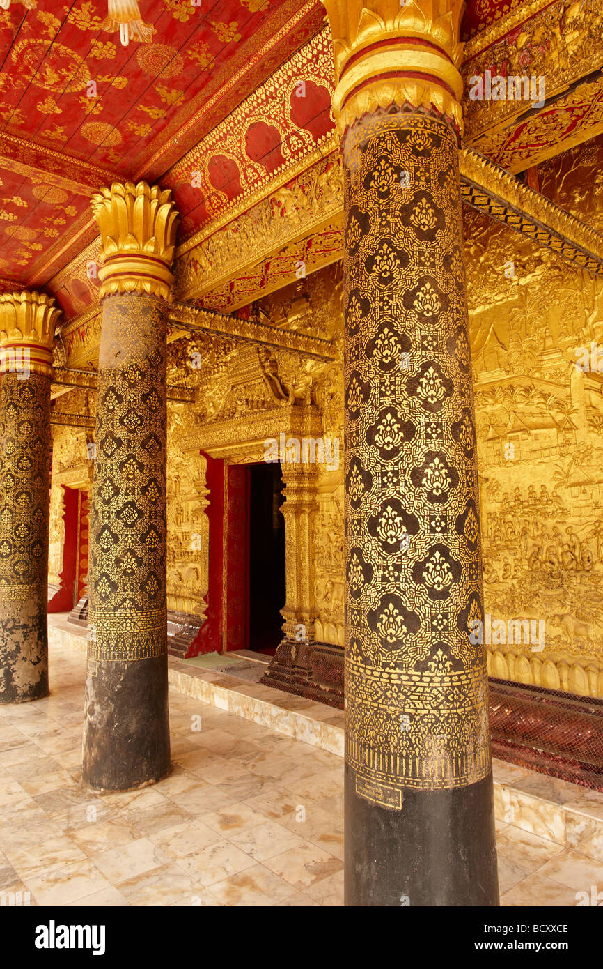 Détail de l'or entrée de Wat Mai, Luang Prabang, Laos Banque D'Images