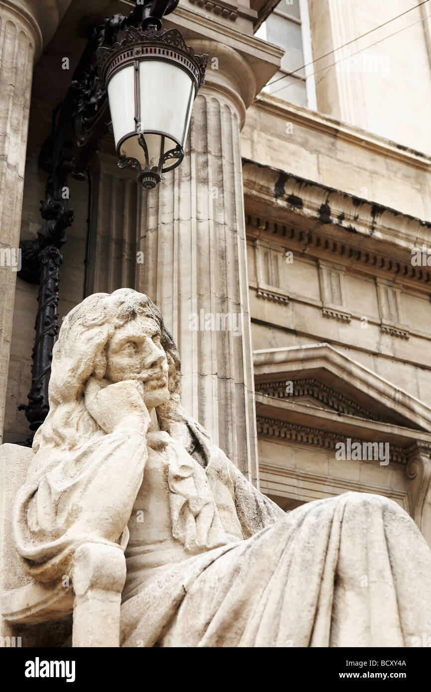 Statue de Molière dramaturge français hors théâtre d'Avignon Place de l Horloge Avignon Provence Alpes Côte d Azur France Banque D'Images