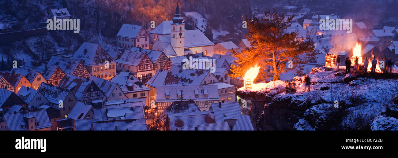 Pottenstein, Franconia, Bavaria, Germany - Anbetung festival annuel Ewige incendie dans la soirée du 6 janvier, 2009 Banque D'Images