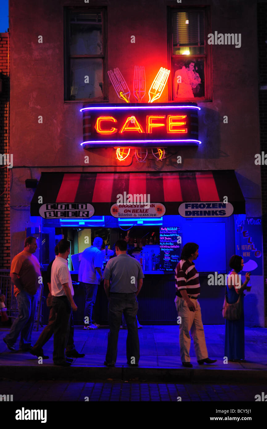 Tennessee Memphis Beale Street Blues City Café BBQ Ribs nuit Banque D'Images