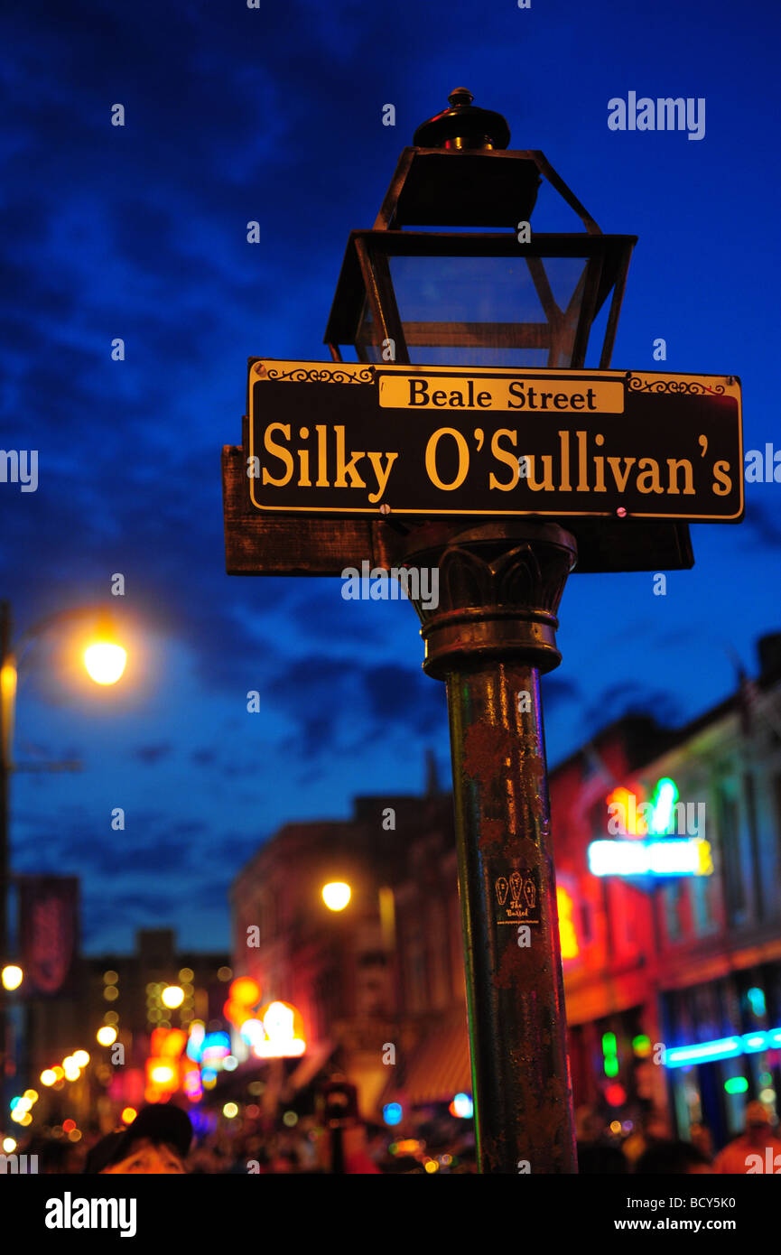 Tennessee Memphis Beale Street Street lamp signe pour Silky O Sullivans bar Banque D'Images