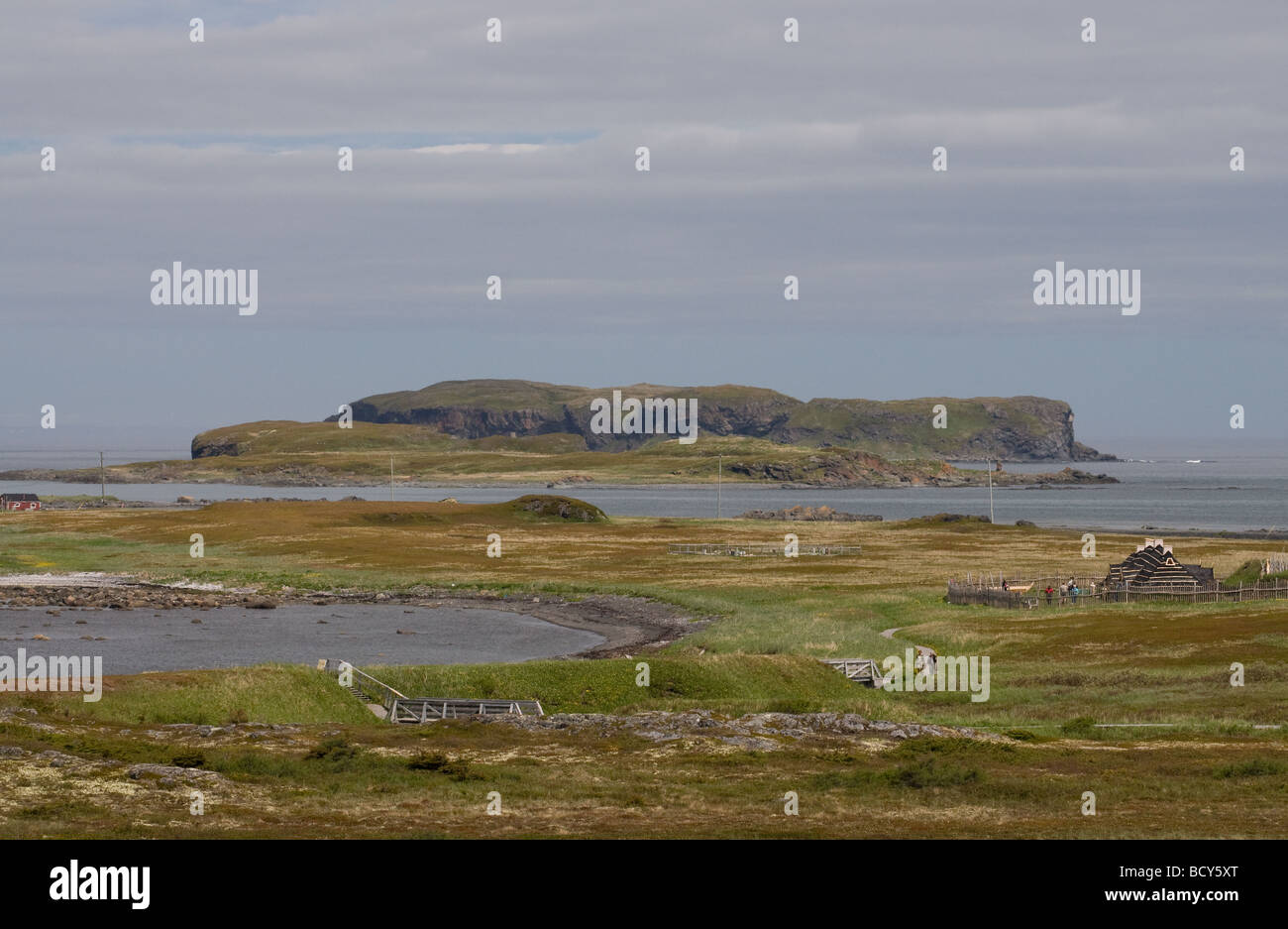 C'est sur la pointe nord de Terre-Neuve, c'est le site de la première colonie connue des Vikings en Amérique du Nord Banque D'Images