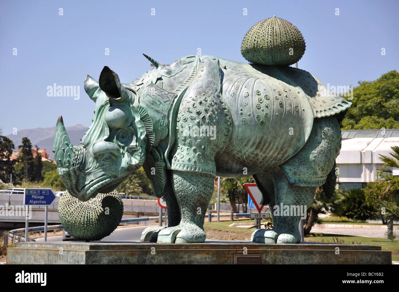 Statue rhinocéros de Salvador Dali, Puerto Banus, Costa del Sol, la province de Malaga, Andalousie, Espagne Banque D'Images
