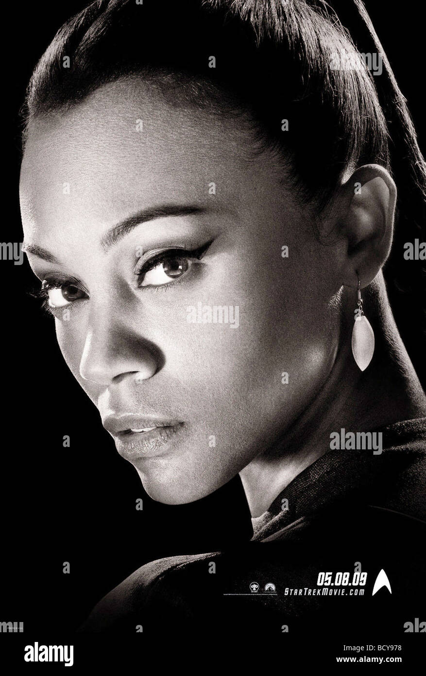 Star Trek Année : 2009 Réalisateur : J.J. Abrams Zoe Saldana affiche des caractères Banque D'Images