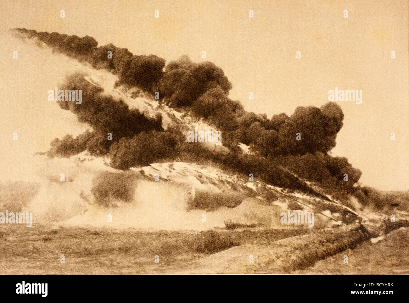 De lance-flammes en action pendant la Première Guerre mondiale. Banque D'Images