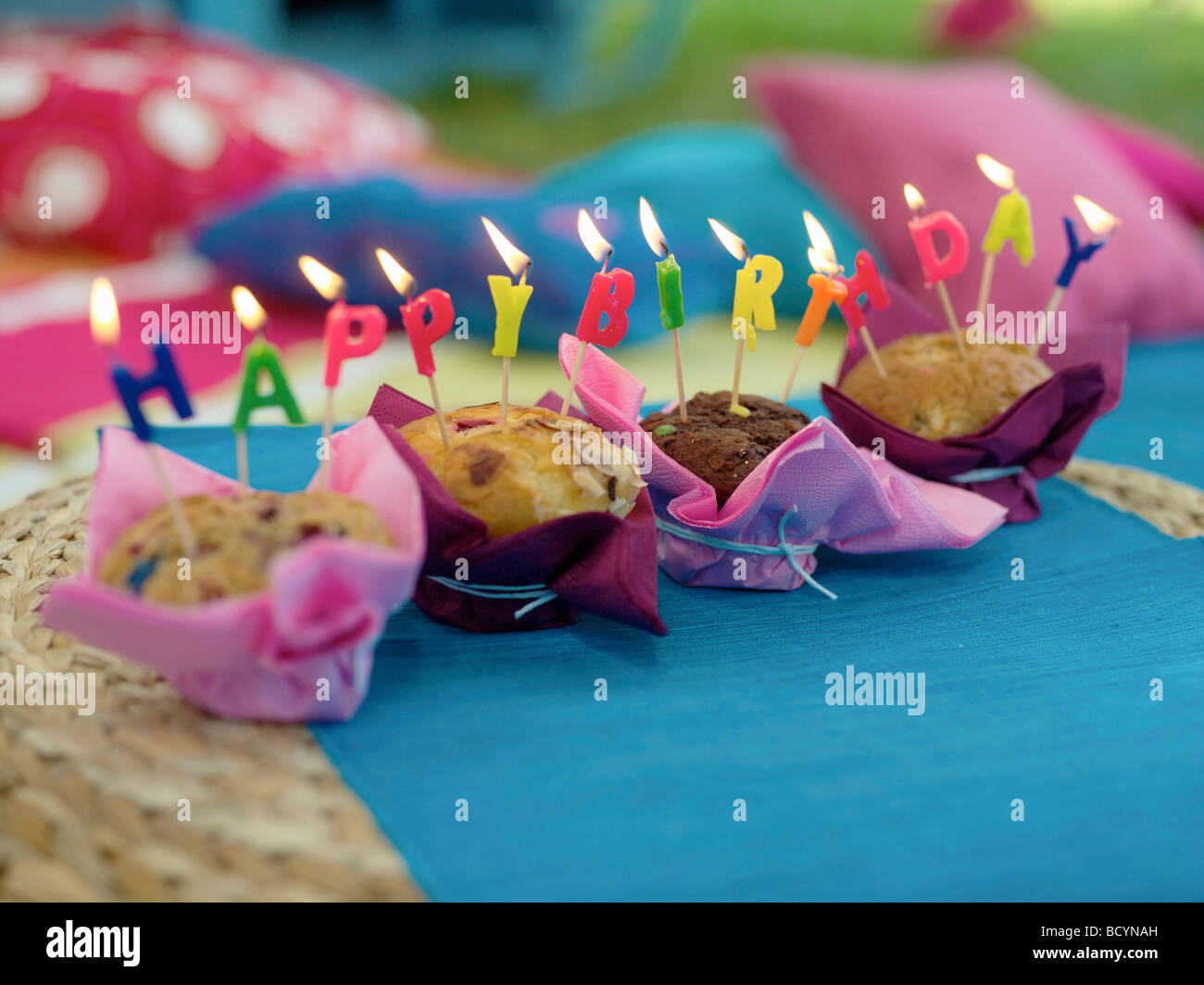 Gateaux D Anniversaire Banque D Image Et Photos Alamy