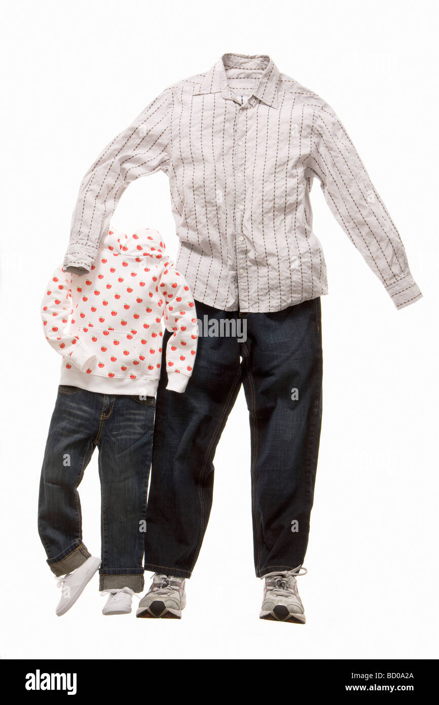 Un père et son fils, fait à partir de vêtements Banque D'Images