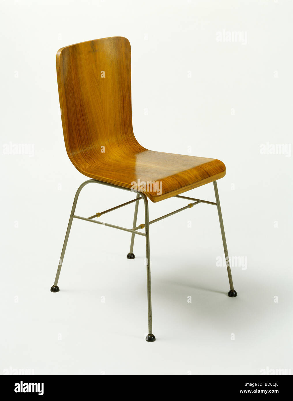 Toby Chaise empilable, par H. Morris & Co., Glasgow, Ecosse, milieu du 20e  siècle Photo Stock - Alamy