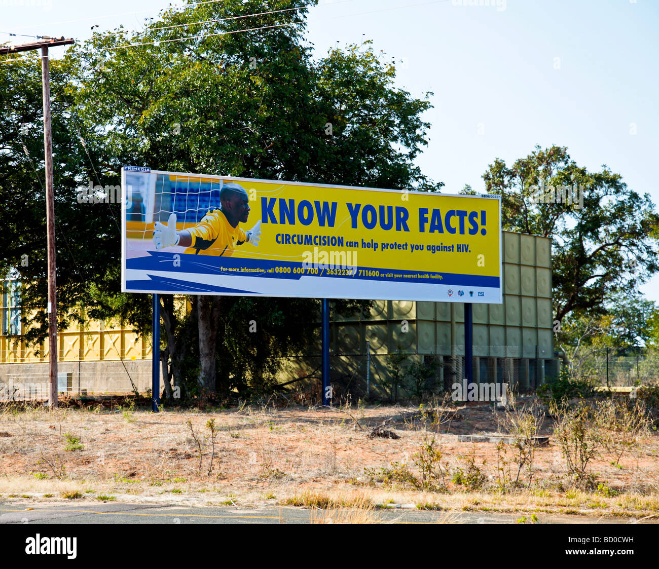 Une affiche d'information sur le sida près de Kasane, au nord du Botswana Banque D'Images