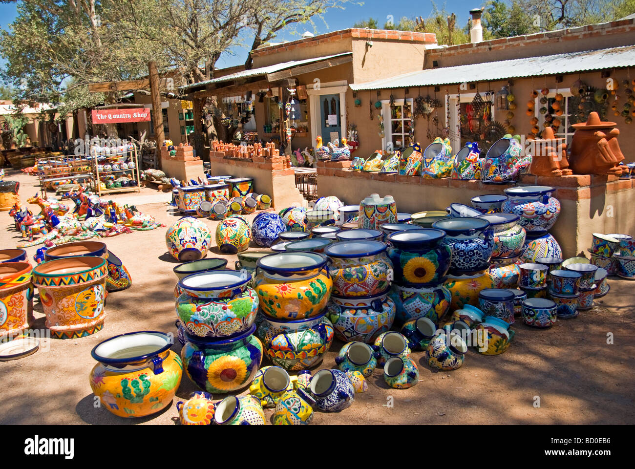 Magasin de poterie colorée, Tubac, Arizona Banque D'Images