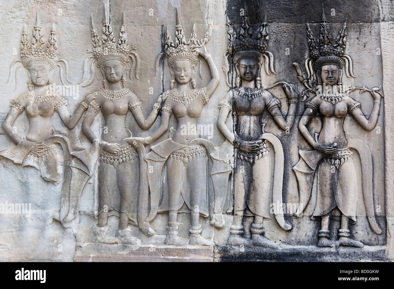 Bas-relief sculpté sur la conception d'un temple à Angkor au Cambodge Banque D'Images