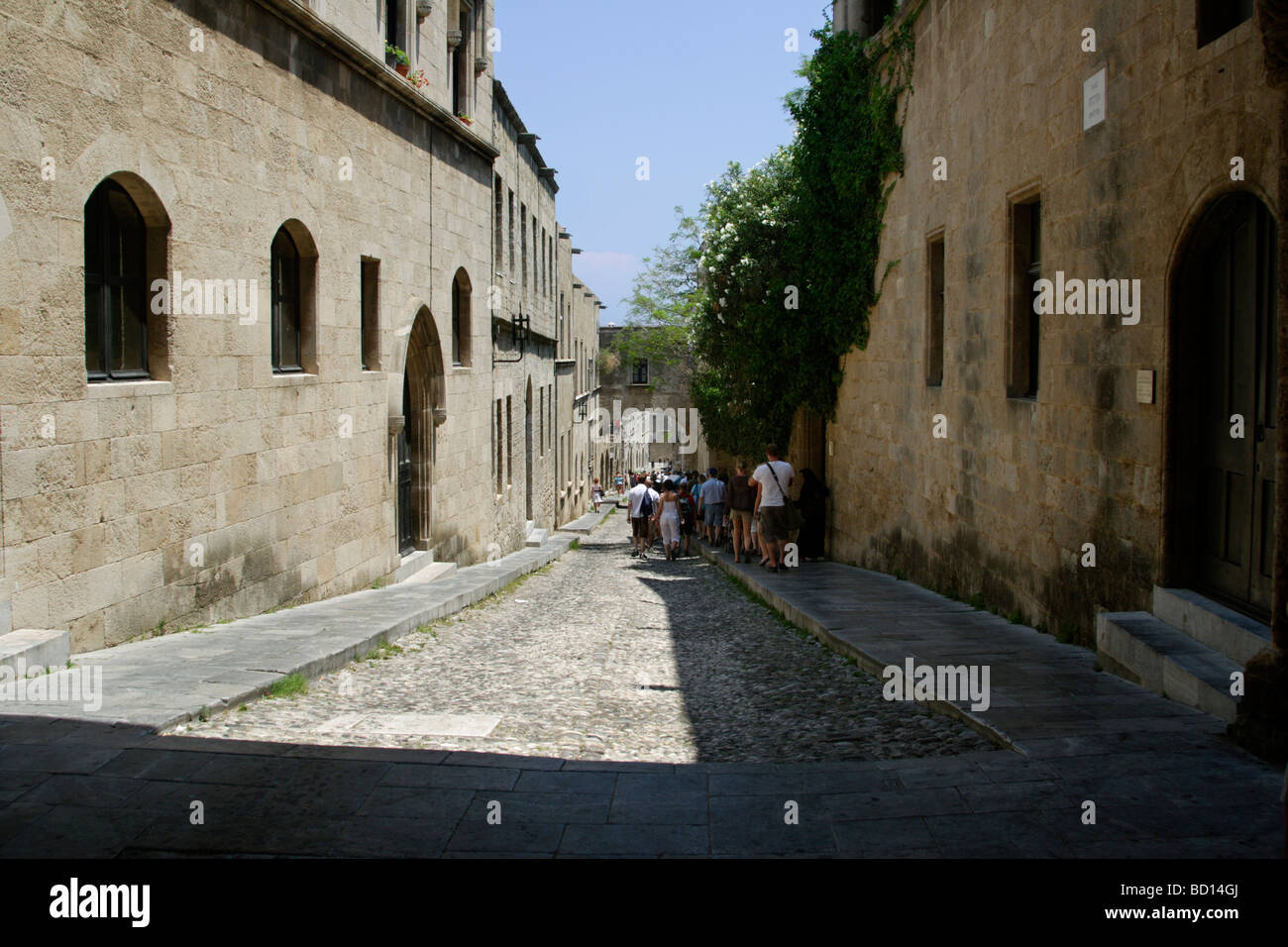 Odos Ippoton - rue des Chevaliers dans la vieille ville de Rhodes Rhodes Dodécanèse, Grèce Banque D'Images