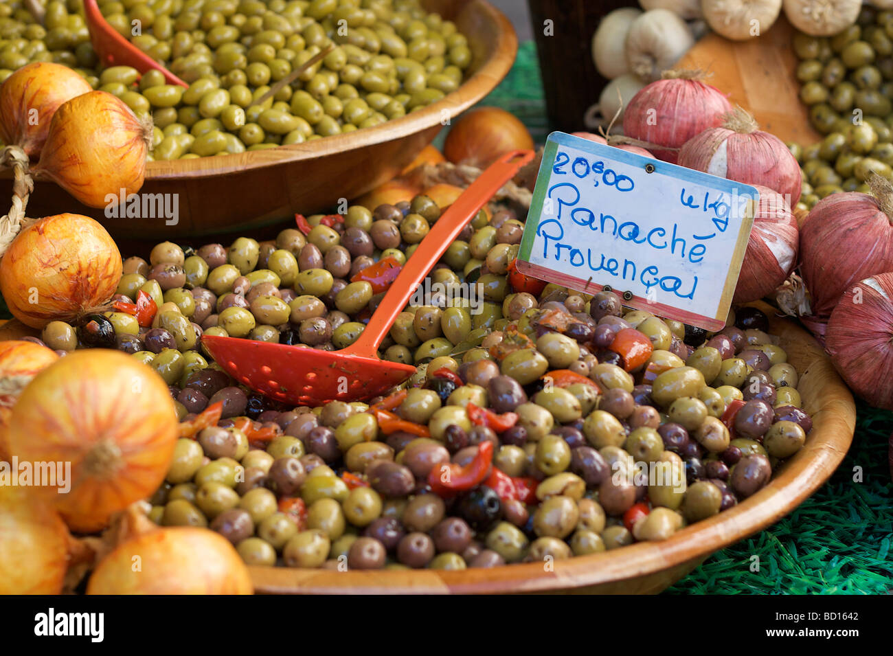 Olives sur un marché Français stall Photo Stock Alamy