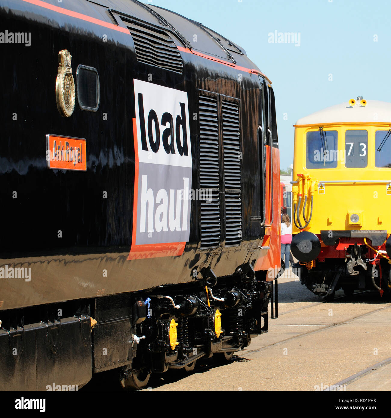 Matériel roulant locomotive Ark Royal de la charge de l'opérateur de fret ferroviaire principale de transport Banque D'Images