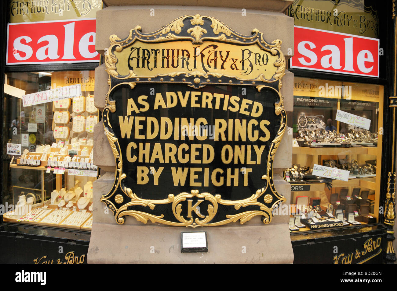 Arthur kay & bro shop avant avec son signe ouvert autour de 1897 fait maintenant partie de la burns groupe market street manchester Banque D'Images