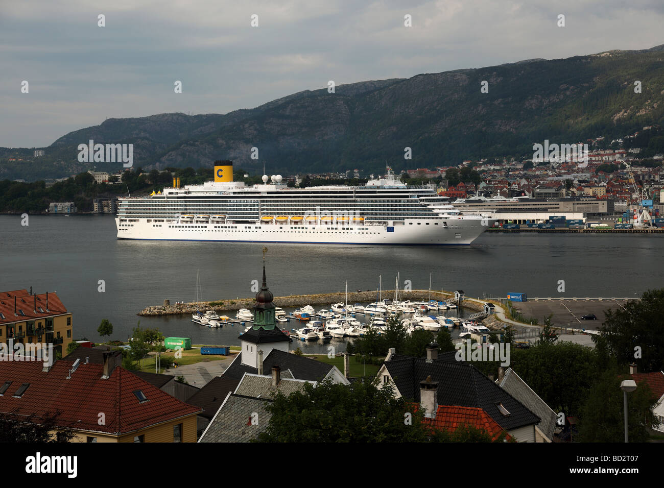Bateau de croisière Costa Luminosa pour visiter Bergen, Norvège. Banque D'Images