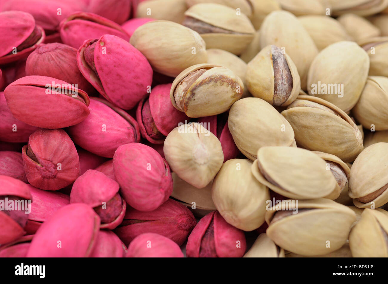 Teint rose et couleur naturelle de pistaches Banque D'Images
