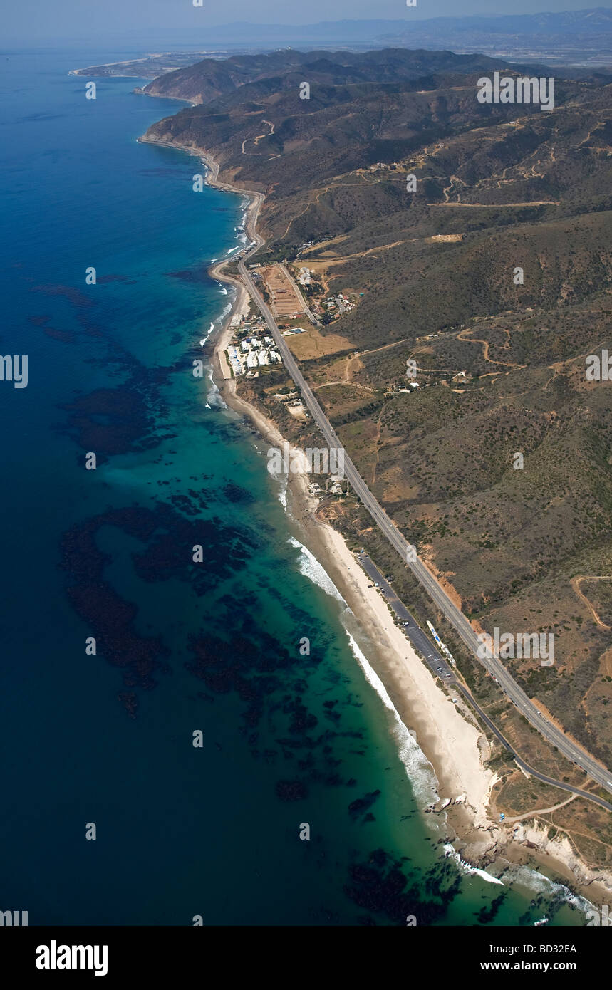 Vue aérienne de la côte nord-ouest de Malibu à Sequit Point en direction de Santa Barbara. Banque D'Images