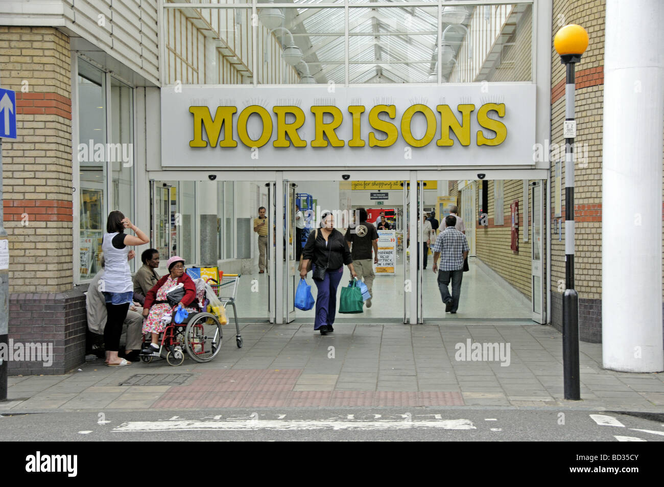 Morrisons supermarket exterior Banque de photographies et d’images à