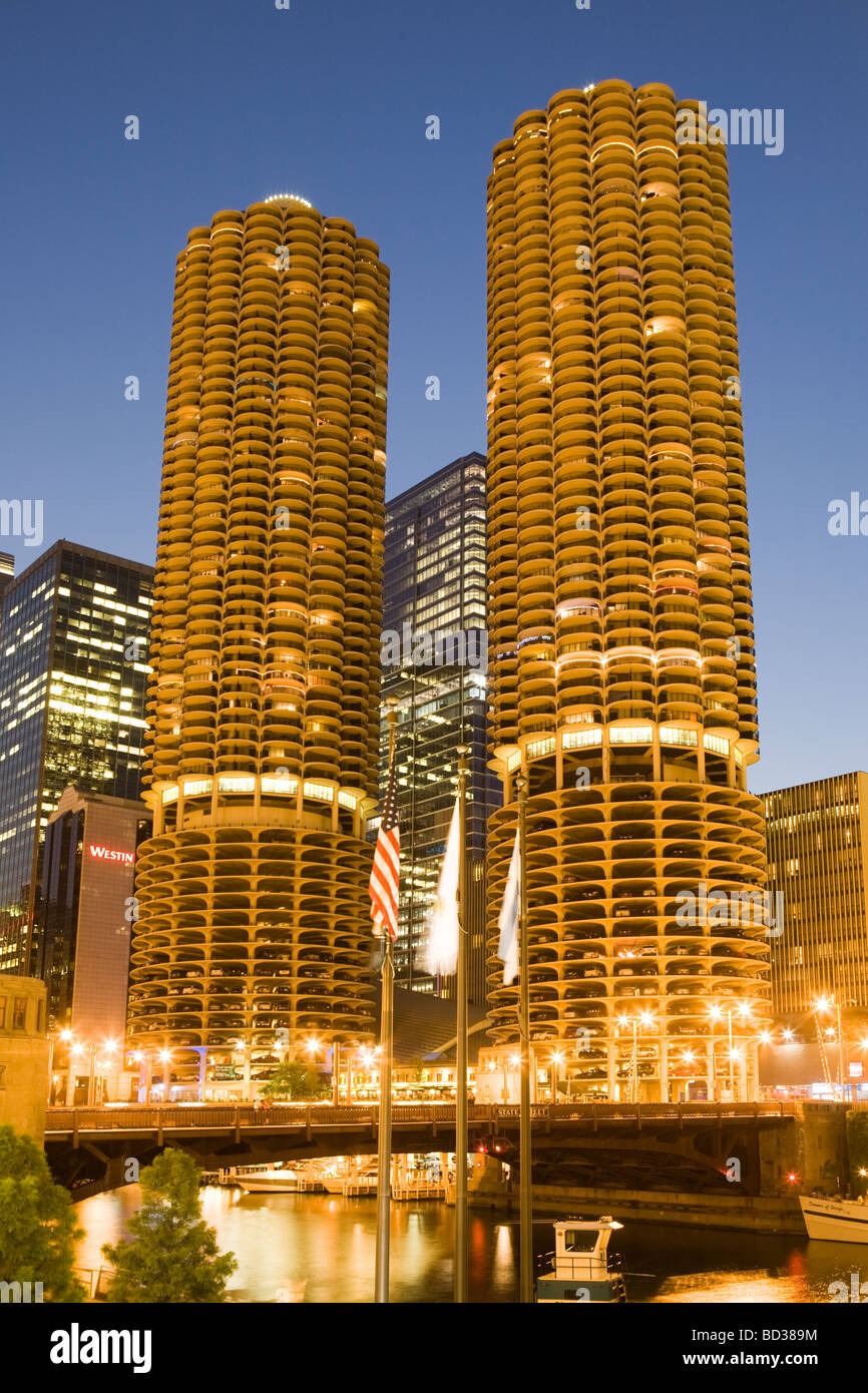 Le Marina City tours résidentielles architecte Bertrand Goldberg ressemblant à des rafles Chicago Illinois Banque D'Images