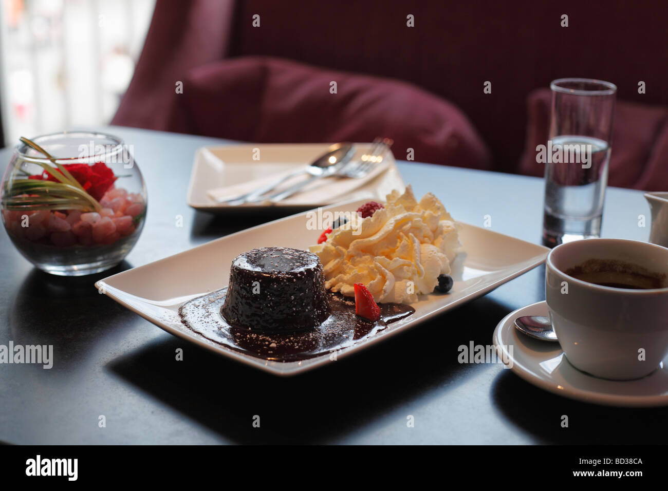 'Mohr im Hemd', gâteau, spécialité autrichienne Café Demel, Salzburg, Autriche, Europe Banque D'Images